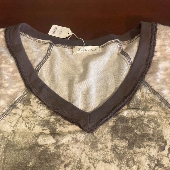 Womens V-Neck Long Sleeve Tie-Dye Shirt sz Medium boho style top gray and red - Picture 5 of 11